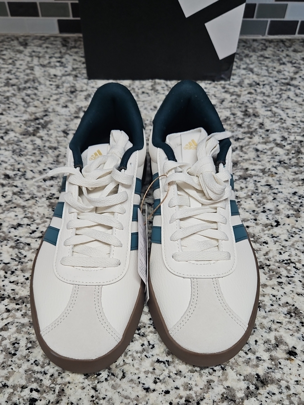 ADIDAS VL COURT SNEAKER, MENS 8, WMNS 9